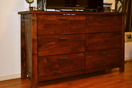 Teakia wide dresser