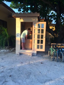 The shack where we rented our golf carts!